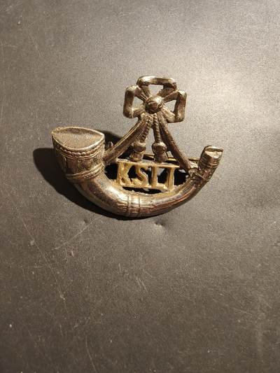 老王徽章第181期 - 英国国王轻步兵团帽徽    二战时期