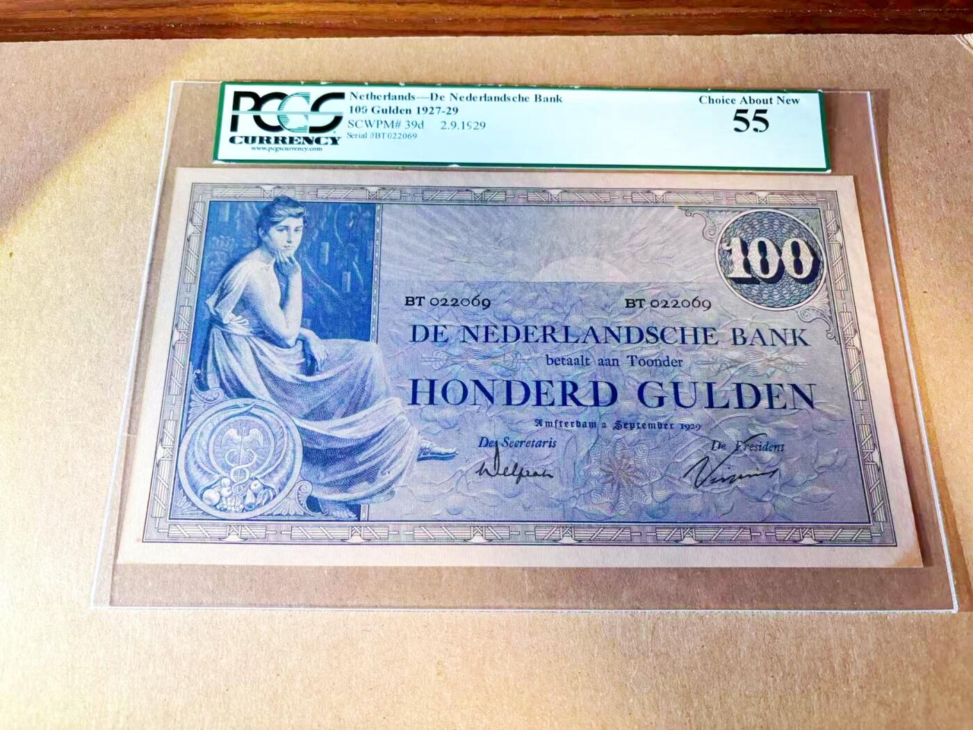 【Blue Auction】世界纸币精拍第785期——18级TOP拍卖/信誉/品质/专业/高效💫  【无47 高分少见】荷兰 早期 1927-29年100盾（比1000盾更少见）PCGS55 近新品相 灯下状态很好 超大票幅 女神 设计精美 （PMG最高分仅1张PMG63的 AU已是极难遇的品相了）