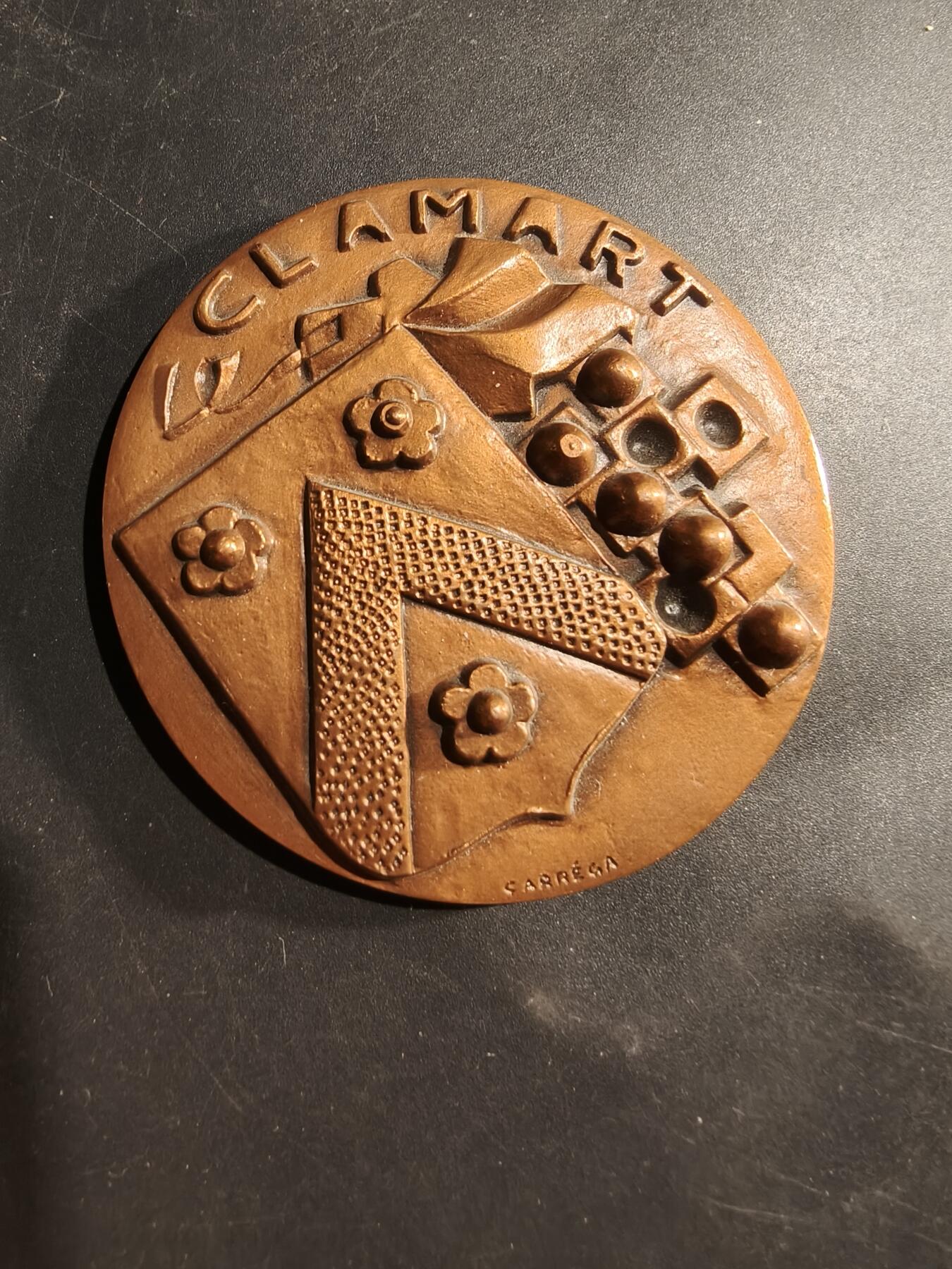 老王徽章第181期 法国克拉玛尔市大铜章    高浮雕     直径64mm     重量189.2g