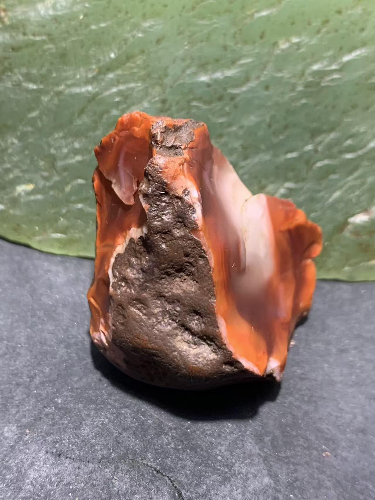 精美原皮冰飘柿子红南红玛瑙原石一颗，