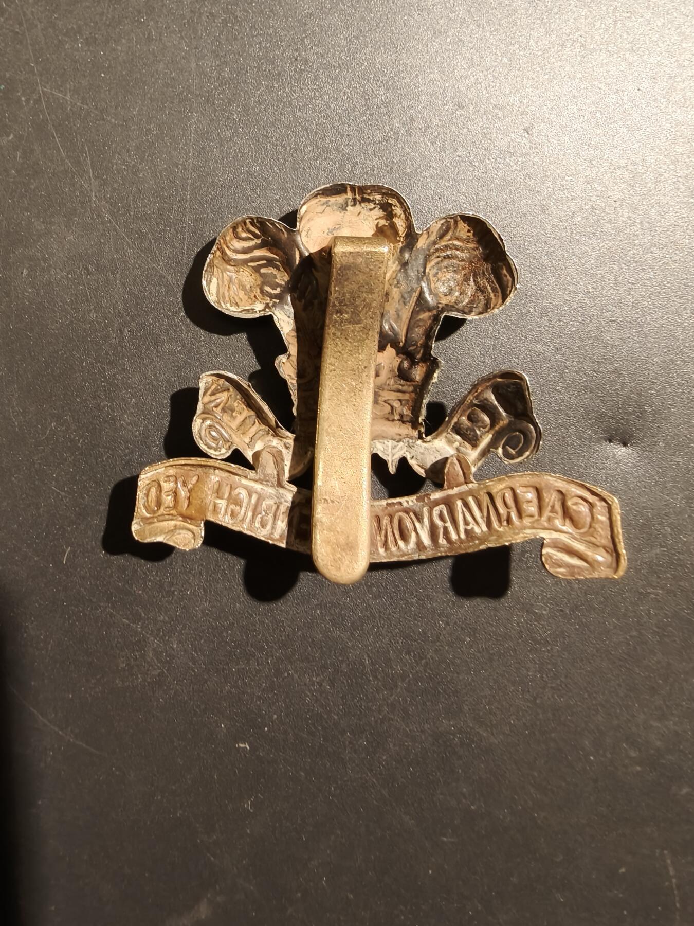 老王徽章第181期 英国卡那封和登比郡义勇骑兵团帽徽     一战时期