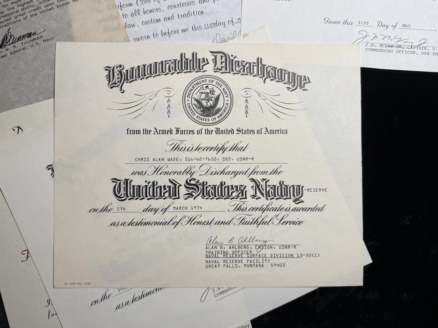 欢庆春节！戎马世界章牌大赏第111期春节大拍 美国太平洋舰队潜艇水兵证书套，得主在USS Barbel (SS-580) 号潜艇担任首席仓库管理员