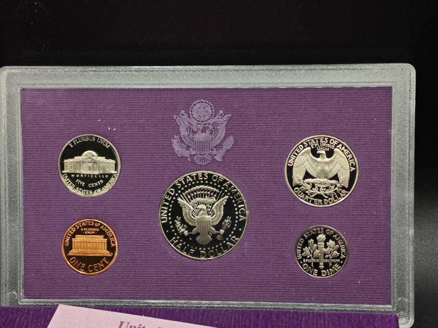 【淘币小摊】实时拍第八百七十拍   银币套币场    年前最后一场周一预留全部发出 本场无中意拍品可私信周日发货请更换最新收货地址不方便收货的请勿参拍或者顺丰到付 美国1993年精制套币盒证全