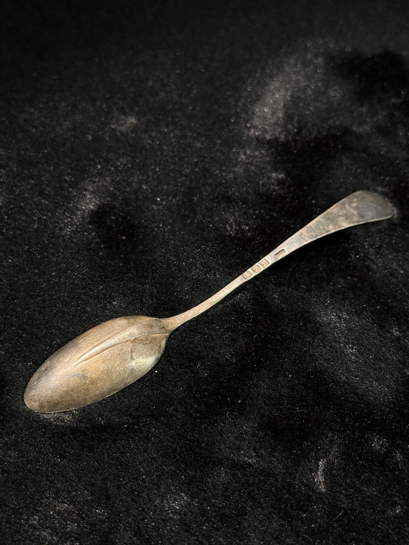 欢庆春节！戎马世界章牌大赏第111期春节大拍 银制吊坠与汤匙一组