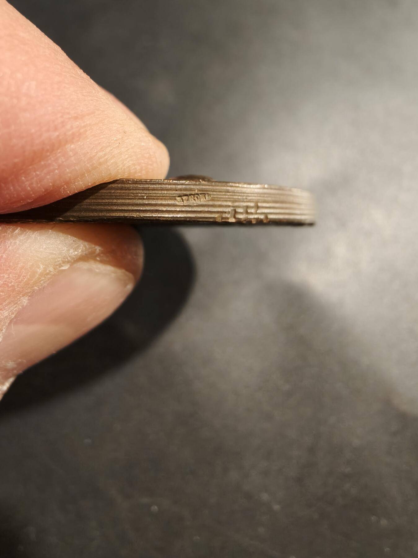 老王徽章第181期 法国篮球运动大铜章    直径50mm    重量56g