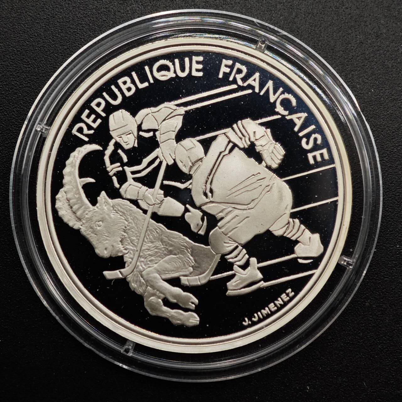 【淘币小摊】实时拍第八百七十拍   银币套币场    年前最后一场周一预留全部发出 本场无中意拍品可私信周日发货请更换最新收货地址不方便收货的请勿参拍或者顺丰到付 法国1990年100法郎精制银币 阿尔贝维尔冬奥会-冰球 22.2克900银