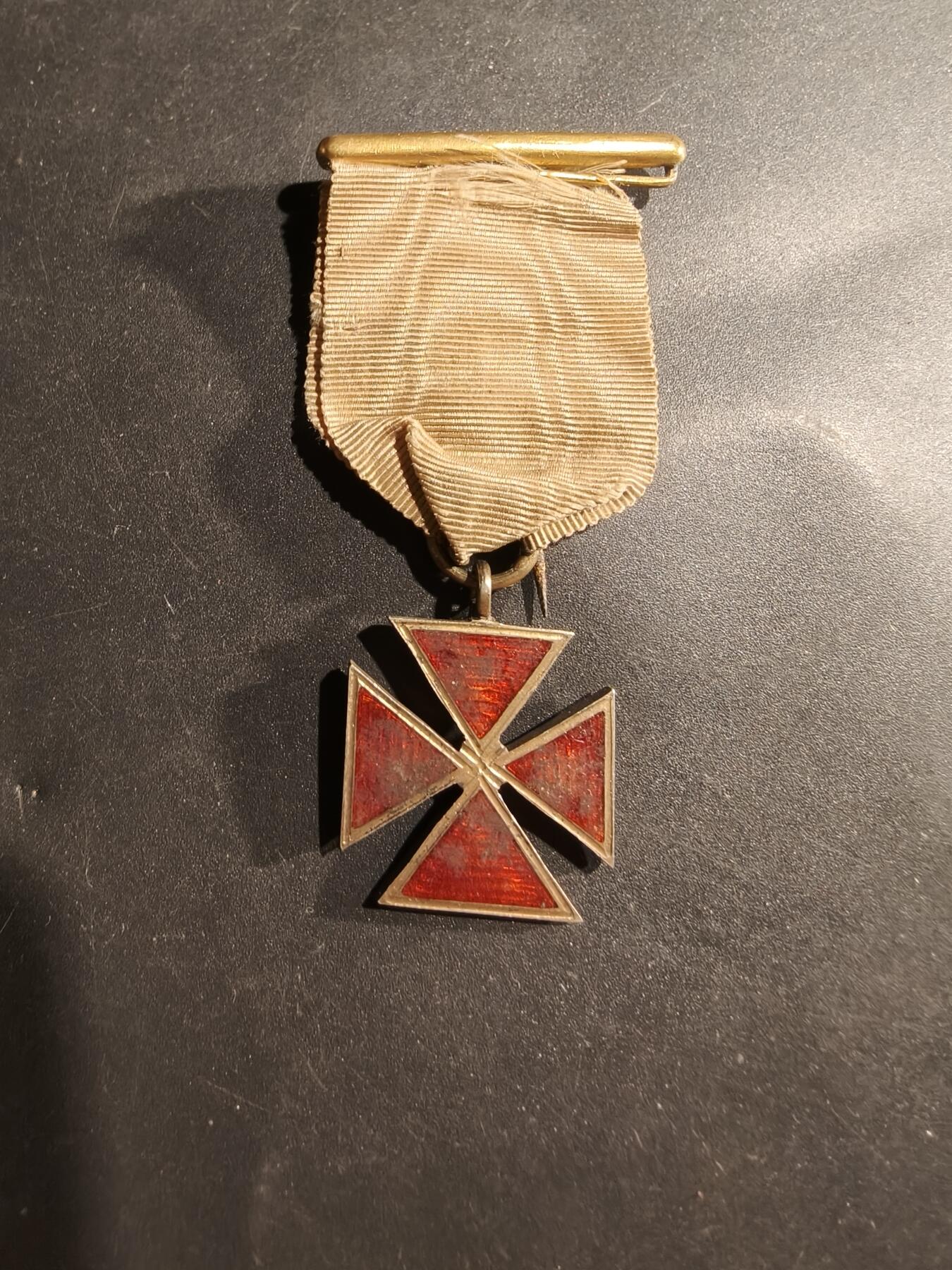 老王徽章第181期 英国共济会奖章    马耳他十字造型    925银镀金珐琅    10.6g