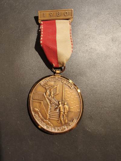 老王徽章第181期 - 1980年瑞士联邦徒步行军纪念章