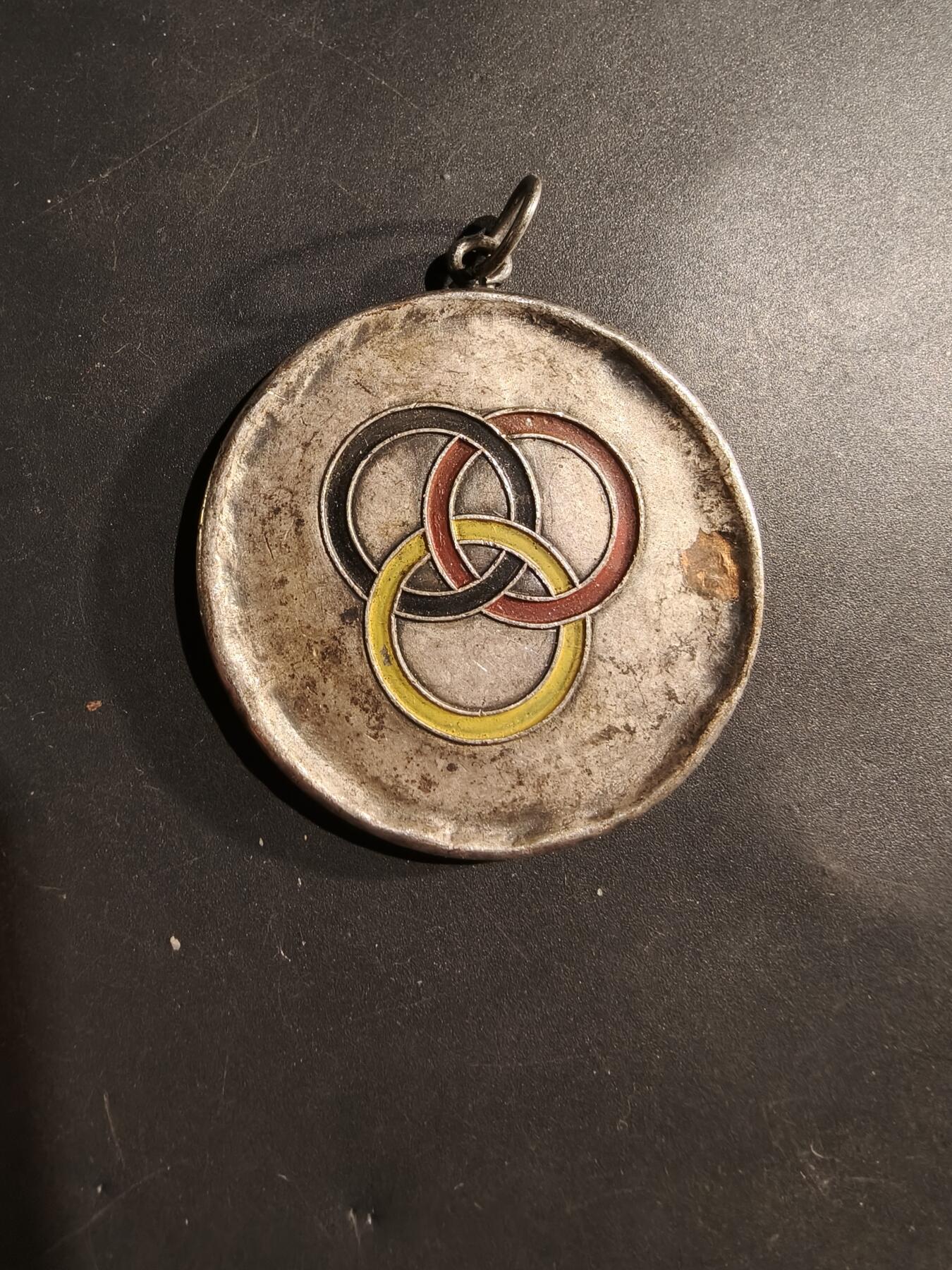 老王徽章第181期 法国青年奥运会纪念章    实发