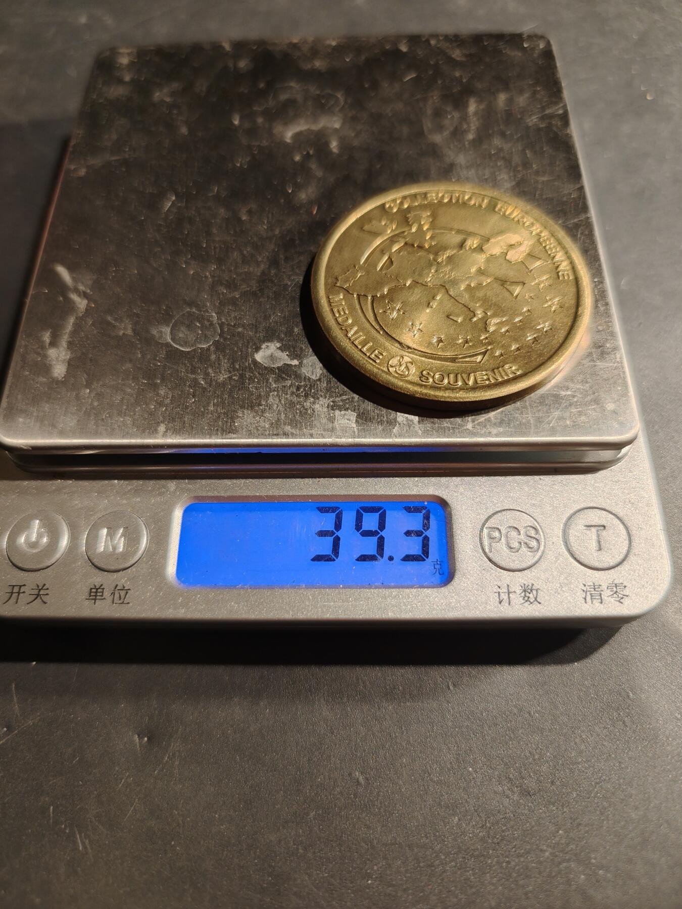 老王徽章第181期 法国布列塔尼议会宫代章     直径45mm    重量39.3g