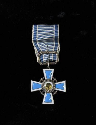 欢庆春节！戎马世界章牌大赏第111期春节大拍 - 芬兰体育和体教事业功勋十字 早期银制，超高颜值