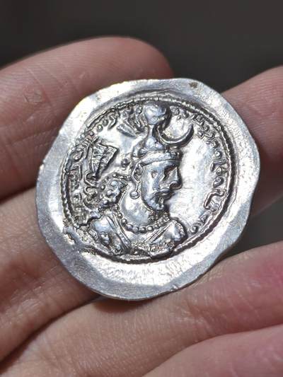 精品！很漂亮的耶兹格德一世银币，祭坛是非常特殊的形状，比较特殊，打制压力非常强，很漂亮