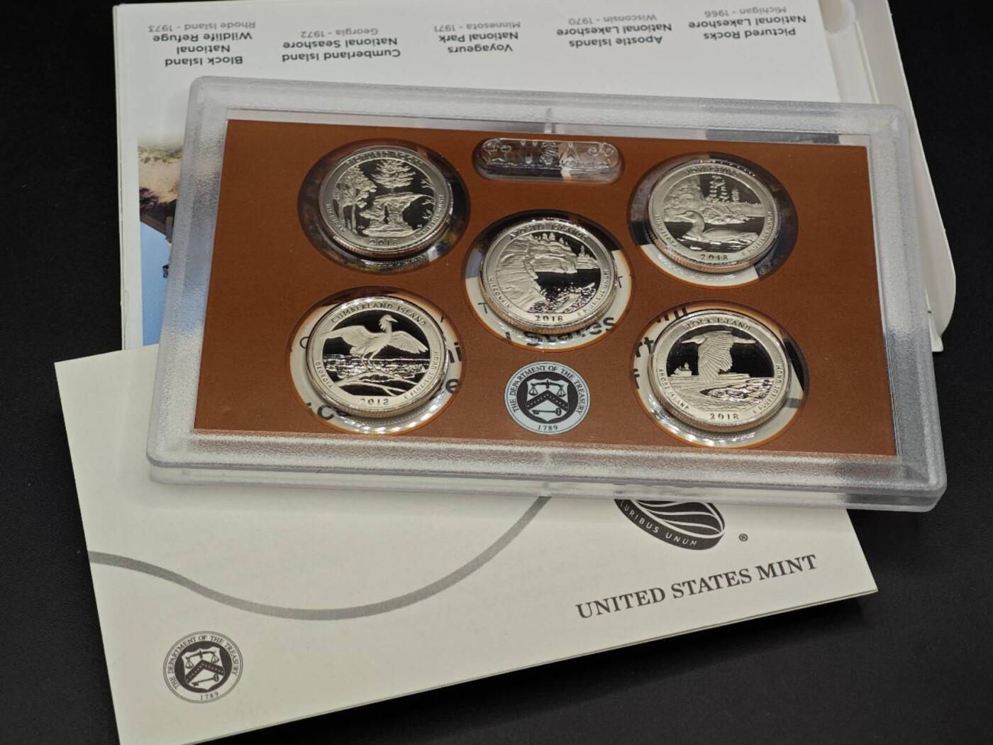 【淘币小摊】实时拍第八百七十拍   银币套币场    年前最后一场周一预留全部发出 本场无中意拍品可私信周日发货请更换最新收货地址不方便收货的请勿参拍或者顺丰到付 美国2018年公园纪念币精制套币