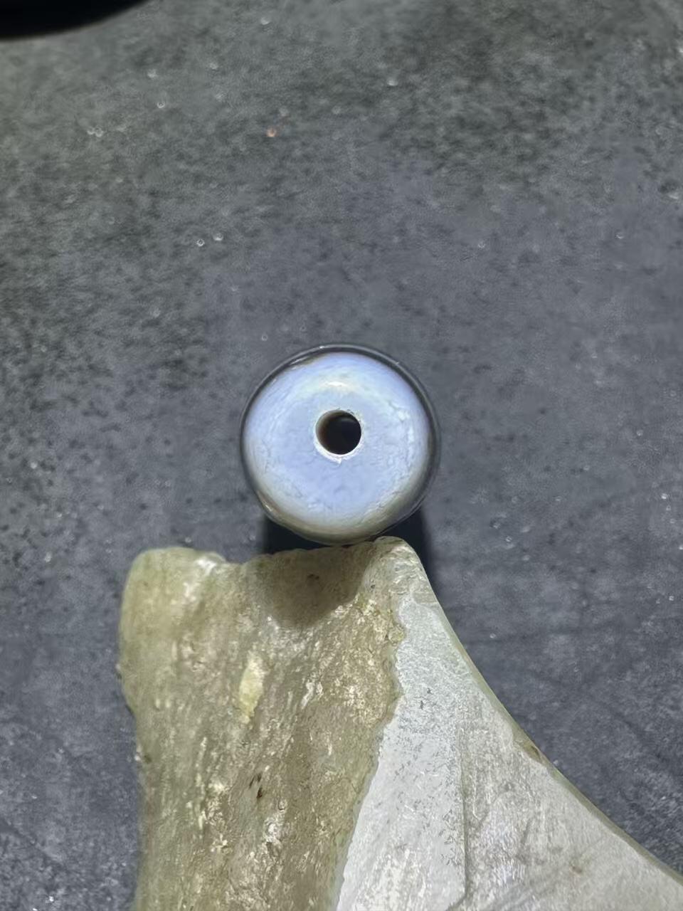 藏传度母随形天珠一颗，