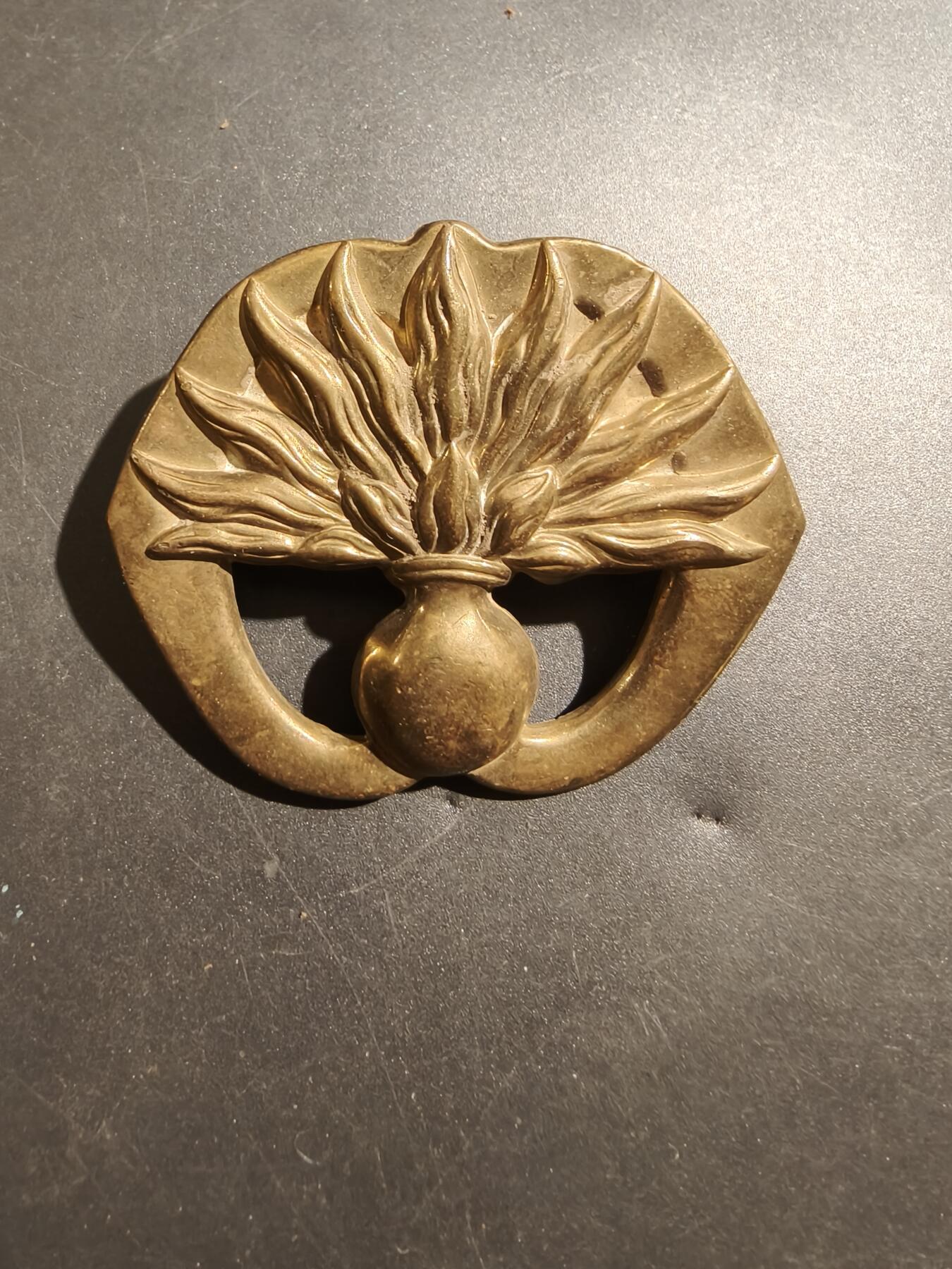 老王徽章第181期 荷兰近卫掷弹兵团帽徽    二战时期