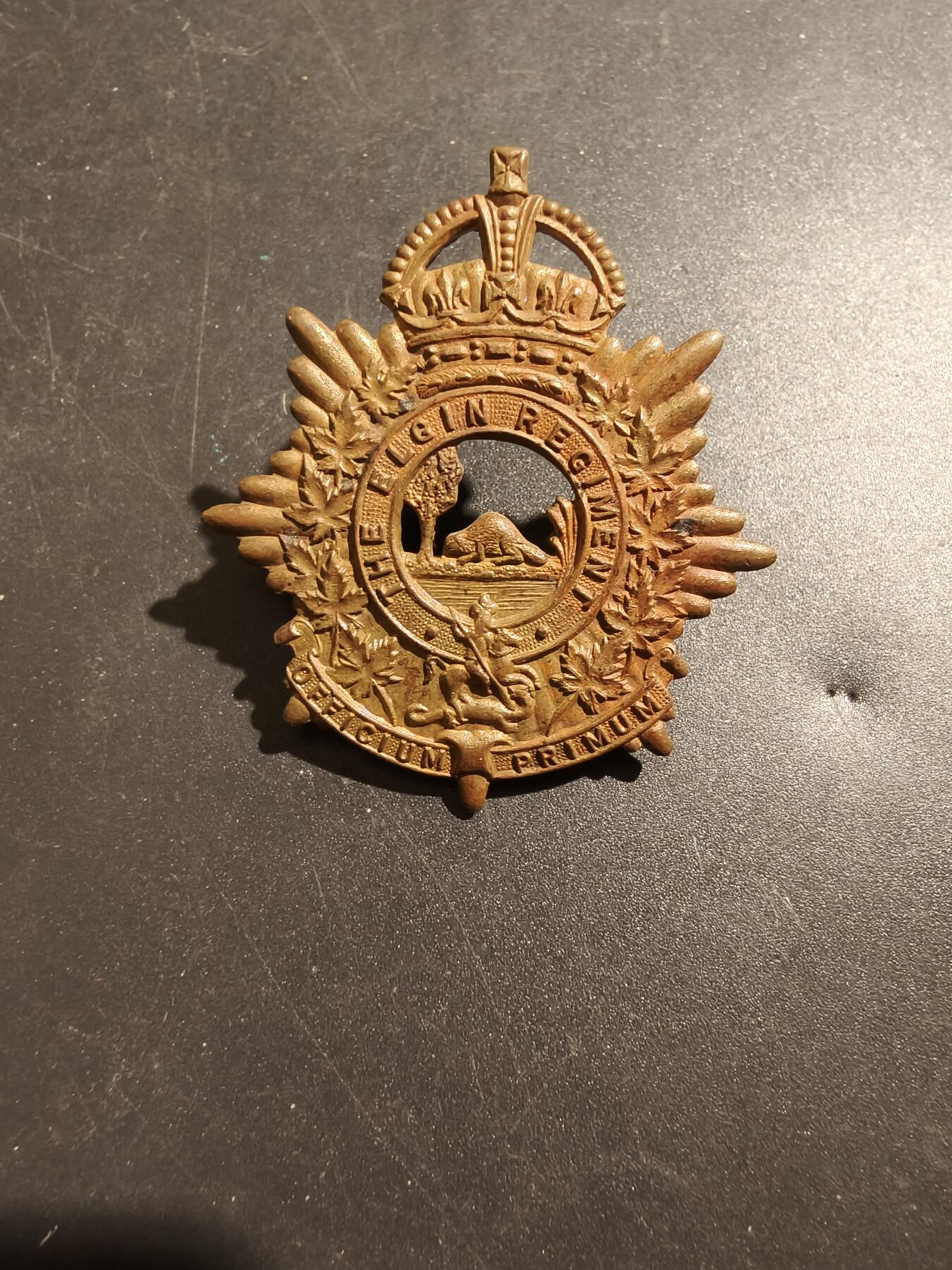 老王徽章第181期 英联邦加拿大埃尔金团帽徽     二战时期     该团在战时做为第25装甲团参战