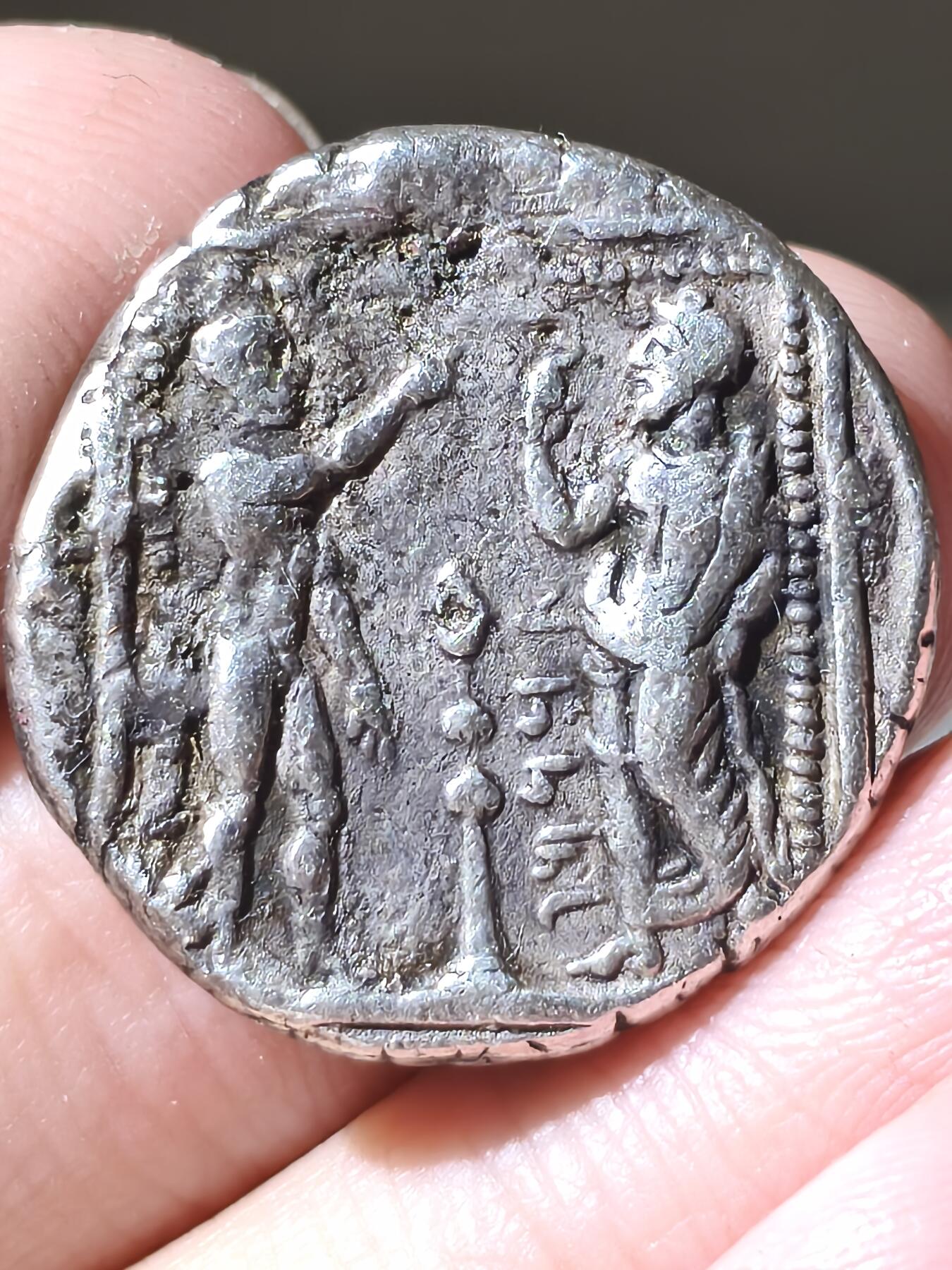 星盘世界钱币二月二十一日初五 世界古典币春节精品大拍 祝各位藏友马年大吉-新年新气象！ 典藏名誉品！波斯阿契美尼德帝国 总督达塔莫斯 斯塔特大银币 公元前384-361年 正面城墙环和巴力神坐像 背面阿娜神与总督  ROMA旧藏名拍出品 4-5000元价值