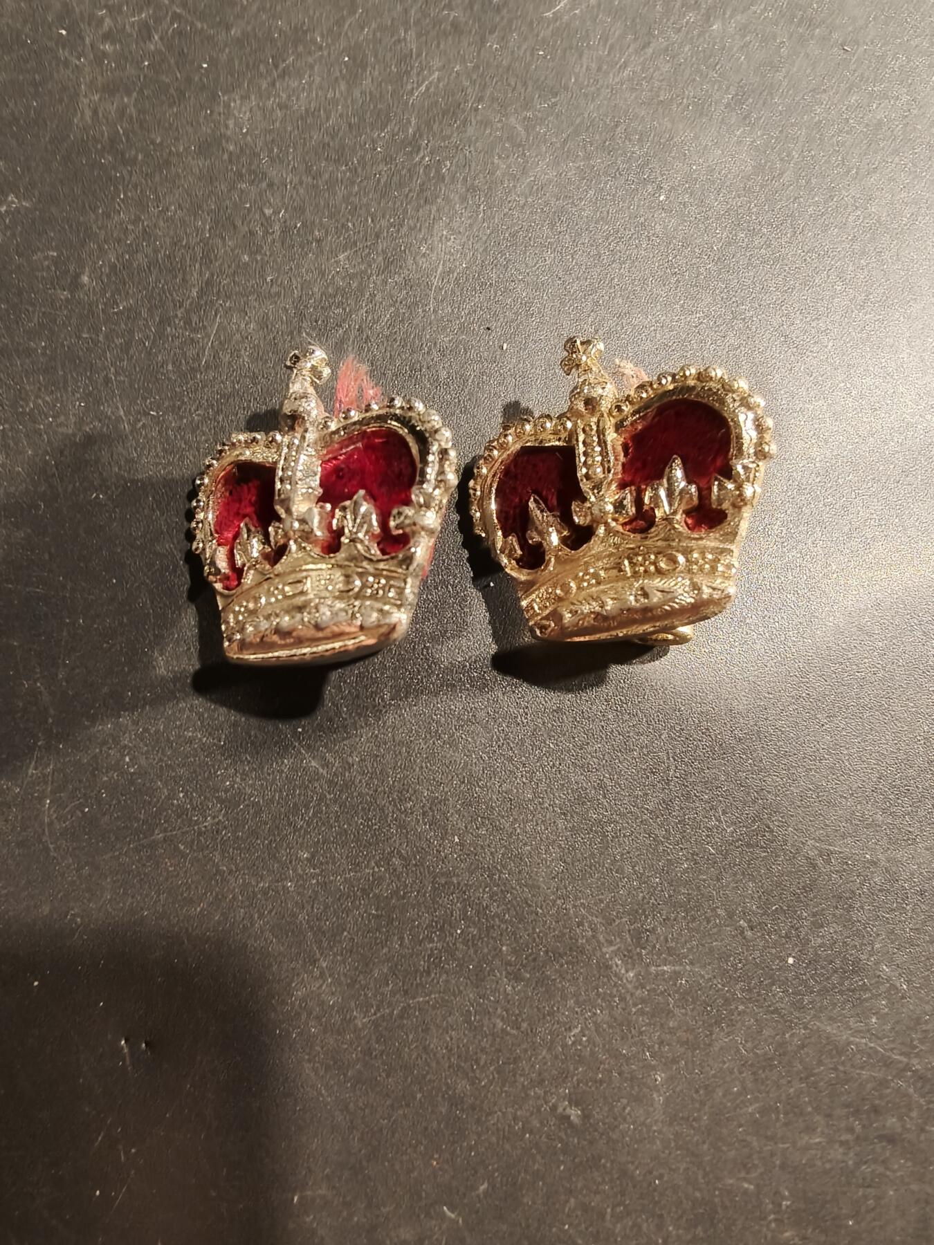 老王徽章第181期 英国军衔配饰一组    女王时期