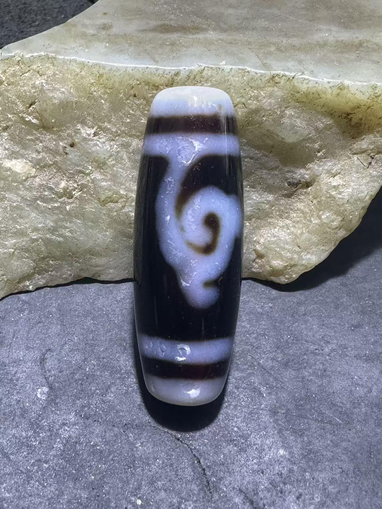 藏传度母随形天珠一颗，