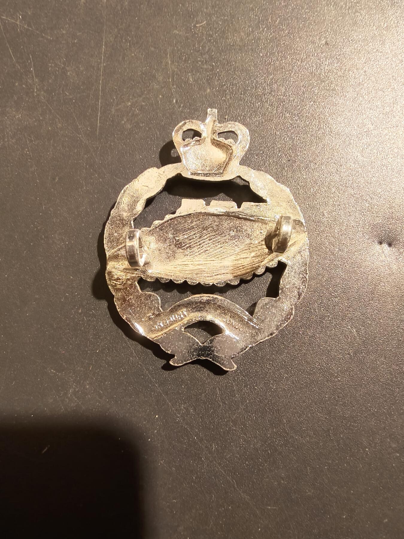 老王徽章第181期 英国皇家坦克团帽徽    女王时期