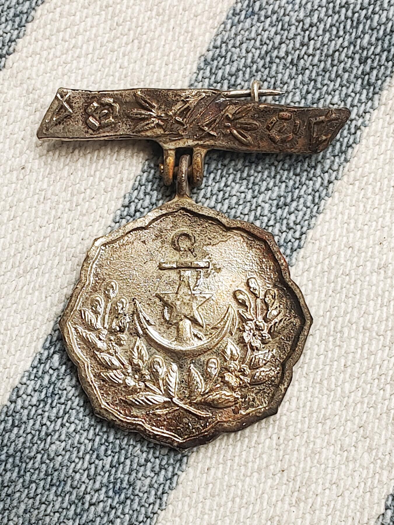 明治爱国妇人会通常会员铜鎏银证章徽章