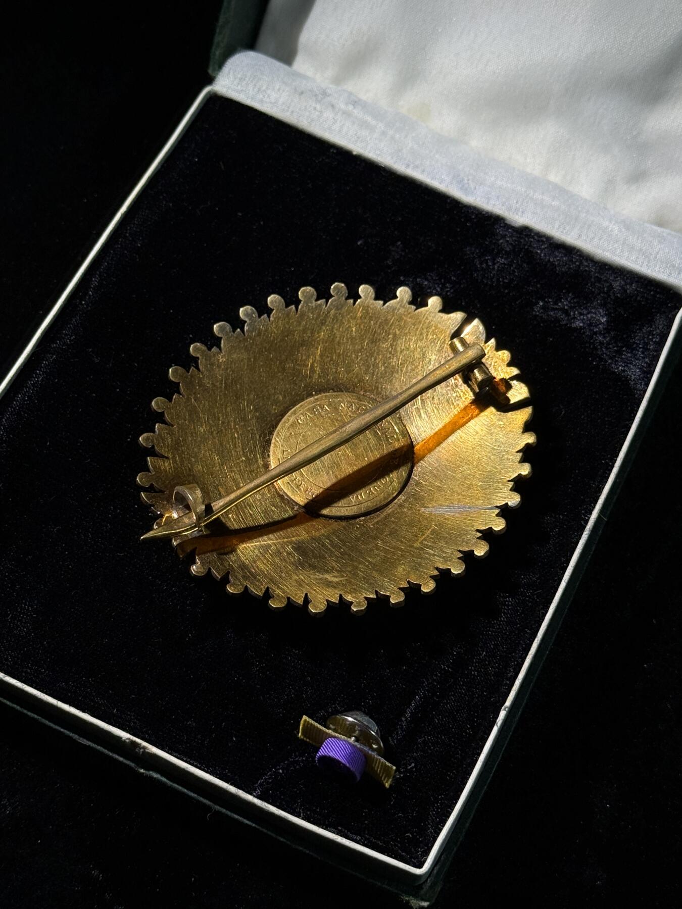 欢庆春节！戎马世界章牌大赏第111期春节大拍 秘鲁太阳勋章星芒章，早期银制版本，盒略齐全