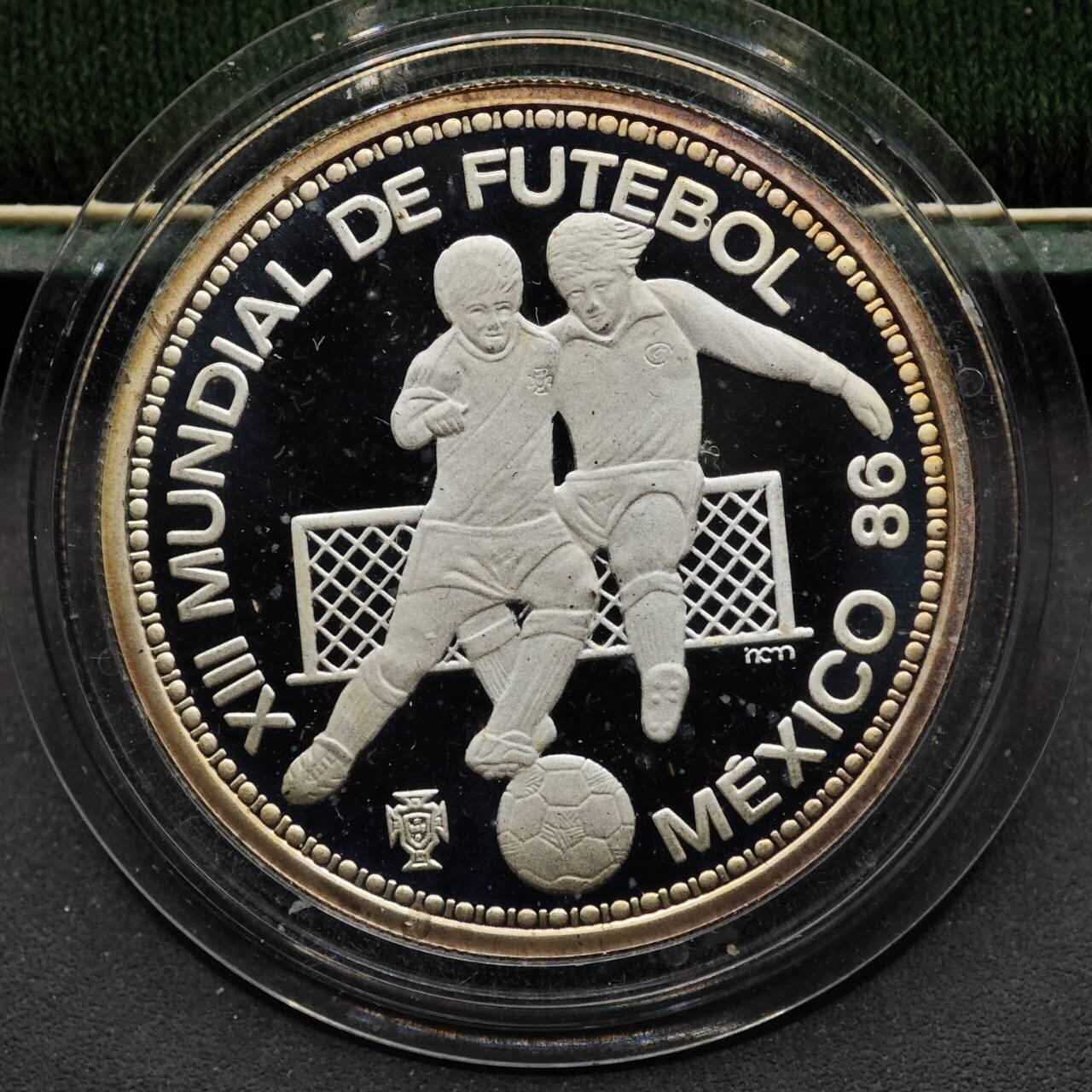 【淘币小摊】实时拍第八百七十拍   银币套币场    年前最后一场周一预留全部发出 本场无中意拍品可私信周日发货请更换最新收货地址不方便收货的请勿参拍或者顺丰到付 葡萄牙1986年100埃斯库多精制银币 86年墨西哥世界杯 925银16.5克 发行量：1万 盒证全