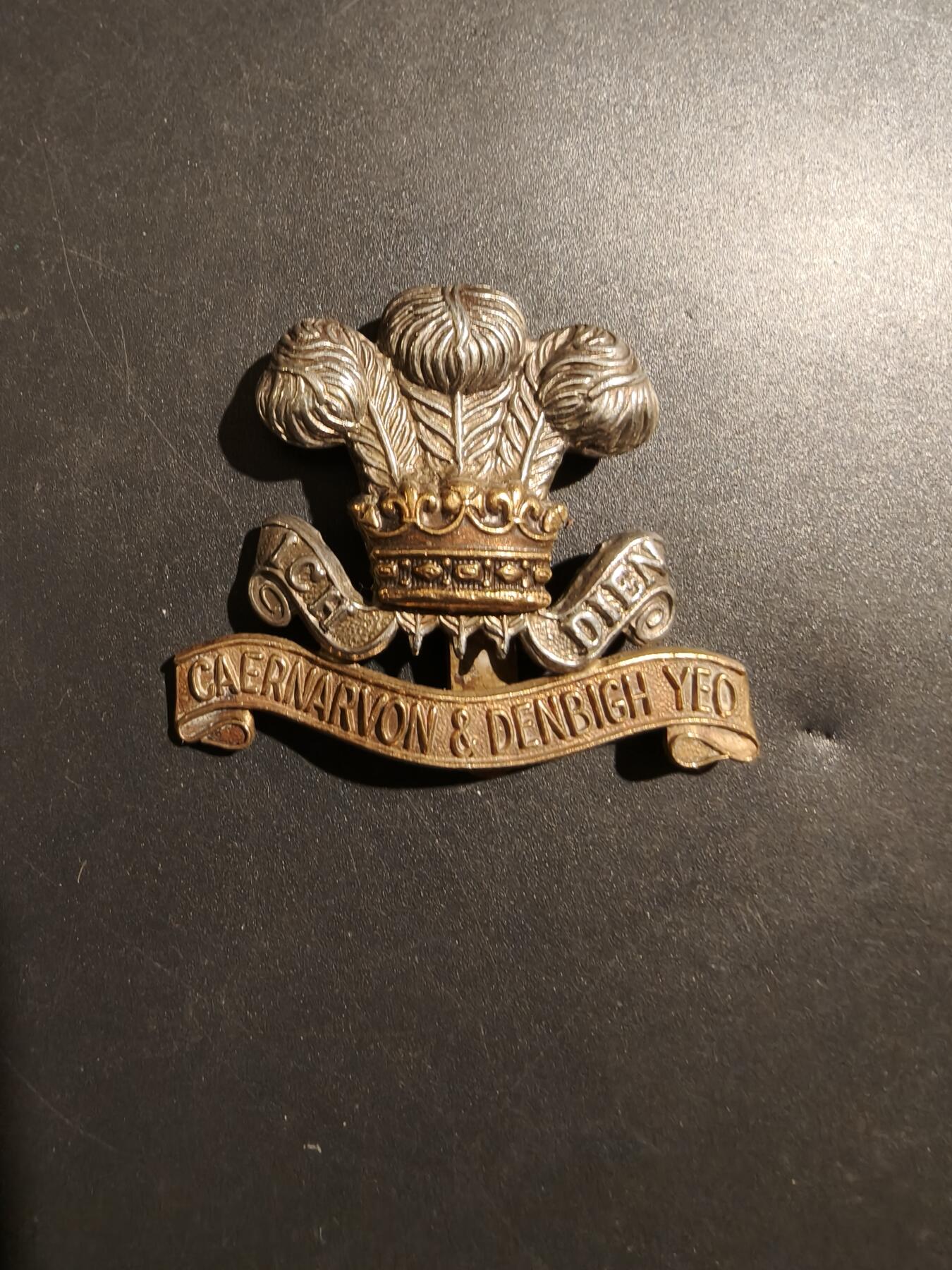 老王徽章第181期 英国卡那封和登比郡义勇骑兵团帽徽     一战时期