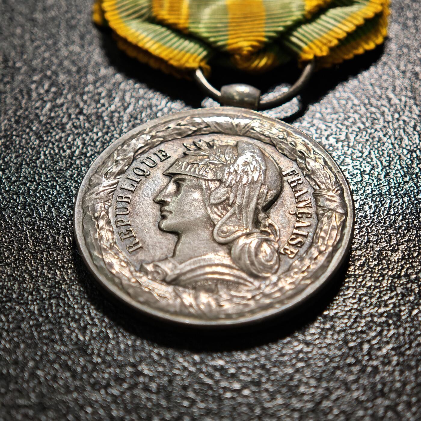 【德藏】世界币章拍卖第165期（拍品征集中~欢迎藏友联系） 1883-1885年 法国中法战争（东京、安南、中国战役）银质纪念奖章 直径约：30.1mm；重约：16.2g