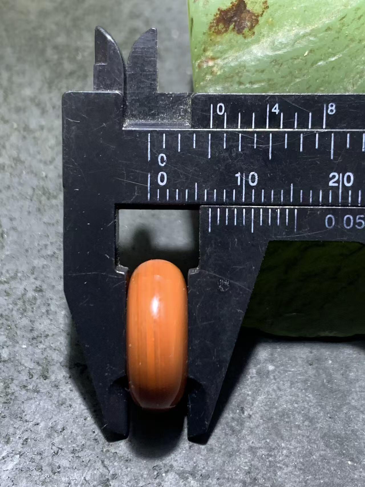 精美南红玛瑙柿子红面包圈小平安扣一个，