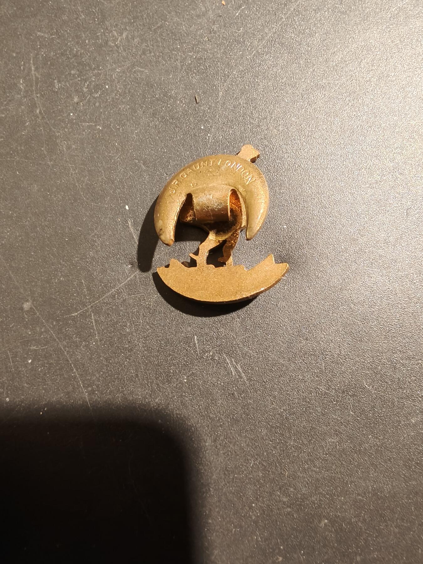 老王徽章第181期 英国勇气啤酒厂证章   铜质珐琅