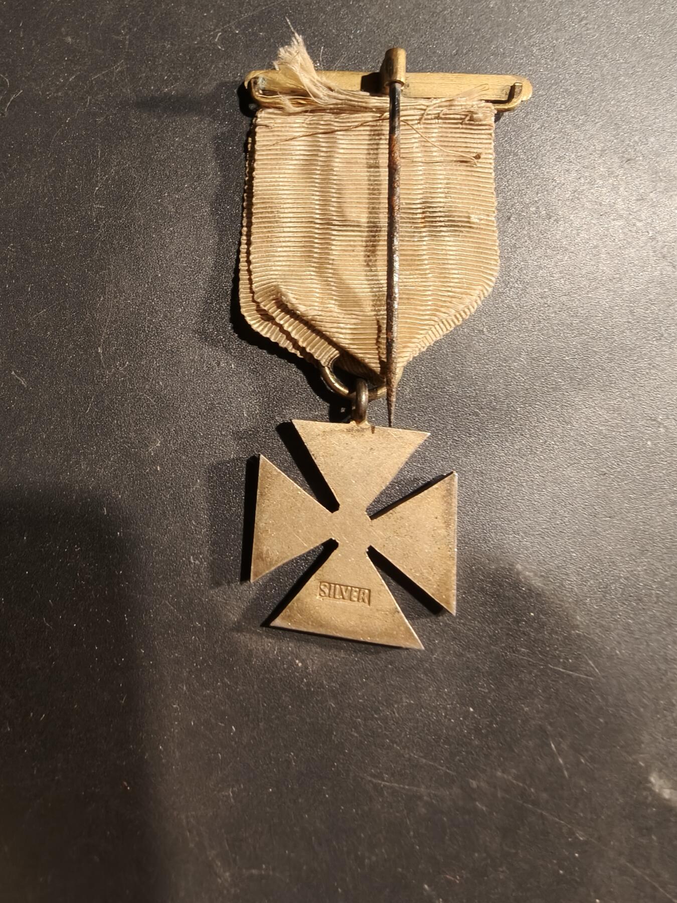 老王徽章第181期 英国共济会奖章    马耳他十字造型    925银镀金珐琅    10.6g