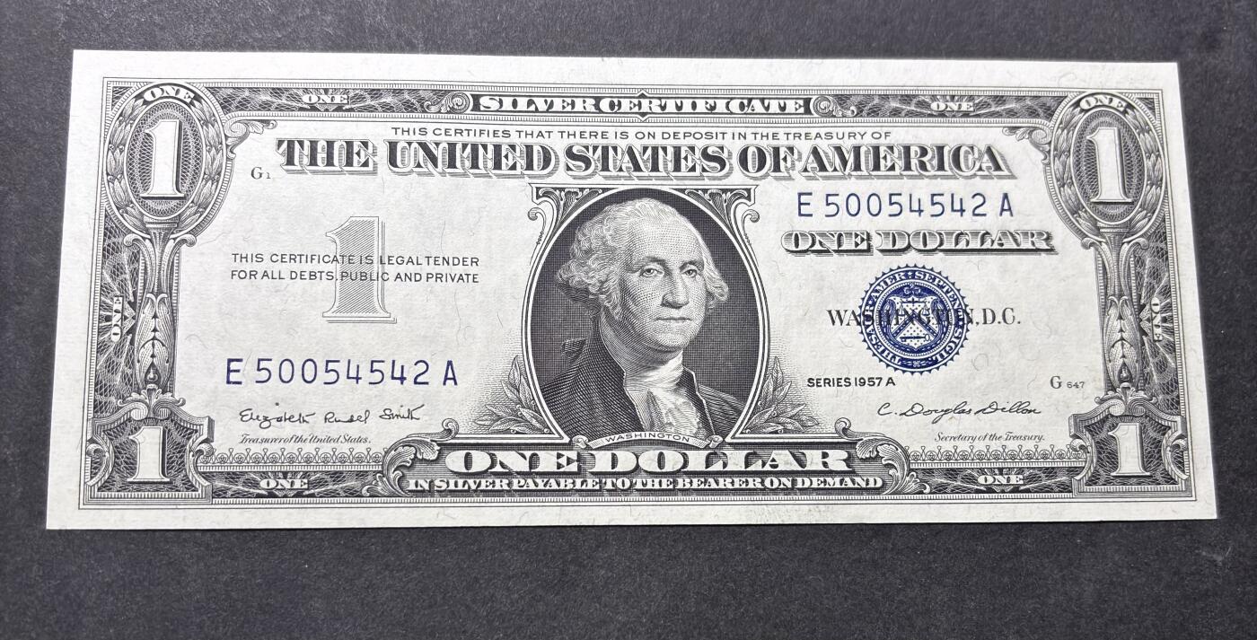 【金马踏春，泉马奔腾】2026 年新年贺岁场，（定于年初五接财神截拍）祝各位老板马到成功，马上有钱，愿岁岁平安喜乐顺遂 全新少见 1957 年蓝印版美国 1 美元，尾号 542