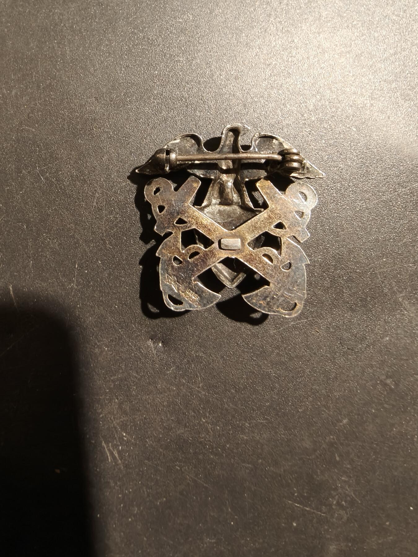 老王徽章第181期 美国海军船帽帽徽    二战时期横针版    925银包10k金    