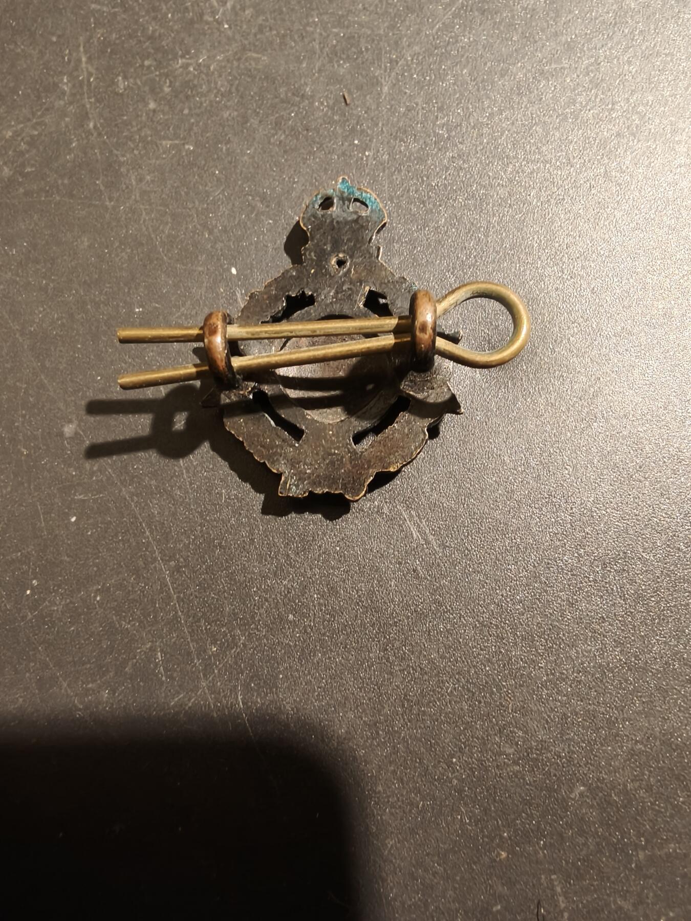 老王徽章第181期 英国皇家陆军牧师部帽徽    一战时期