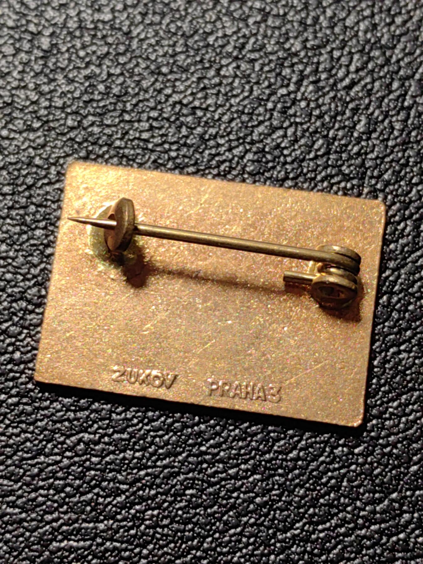 靖甫拍卖第三场 古巴工会证章“为了工人阶级的解放”