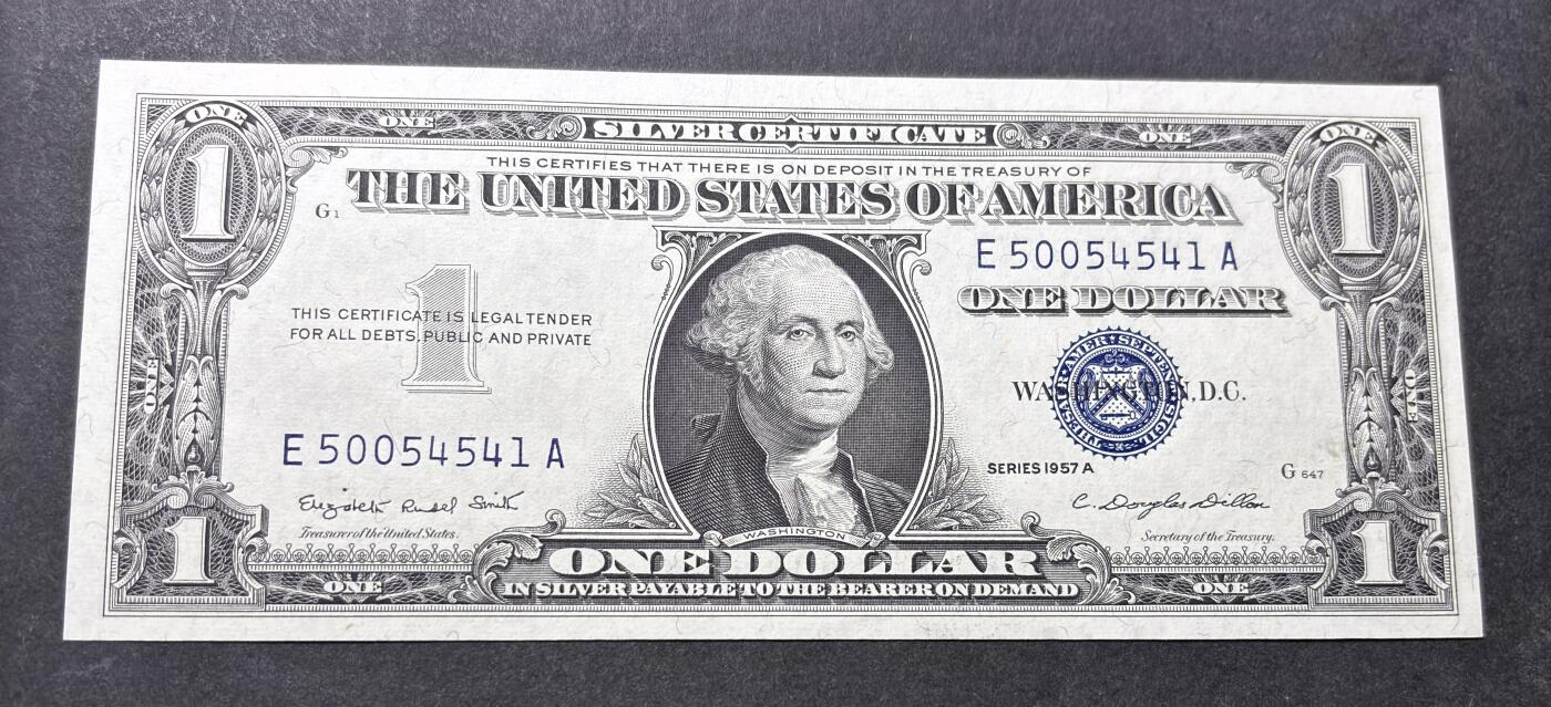 【金马踏春，泉马奔腾】2026 年新年贺岁场，（定于年初五接财神截拍）祝各位老板马到成功，马上有钱，愿岁岁平安喜乐顺遂 全新少见 1957 年蓝印版美国 1 美元，尾号 541