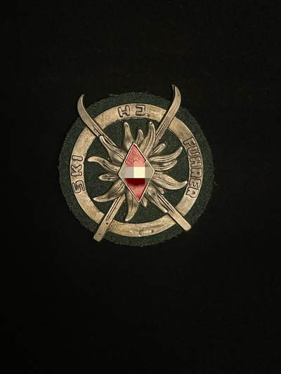 杂勋专场 - 德国（1939）小胡子青年团（HJ）滑雪能手证章 大尺寸 带布质背衬 极为少见