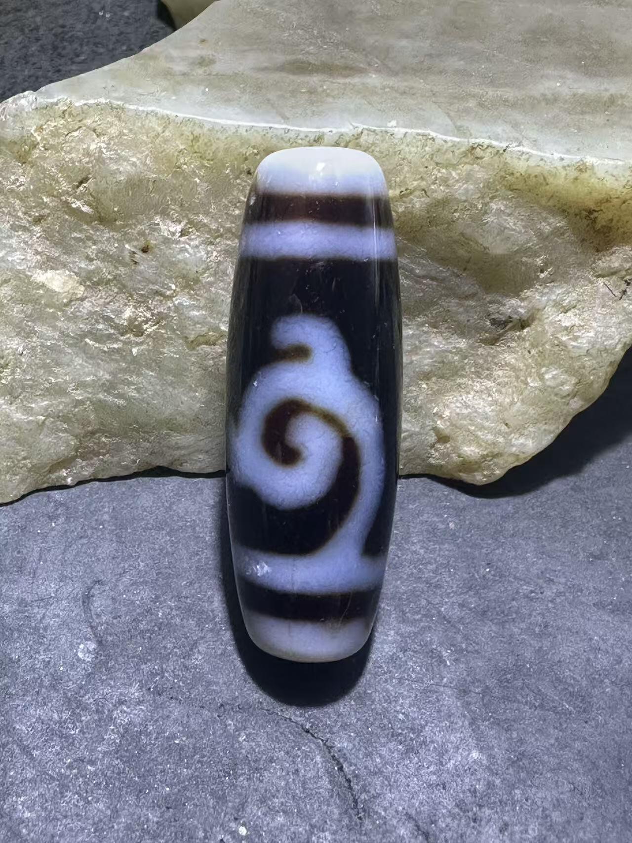 藏传度母随形天珠一颗，