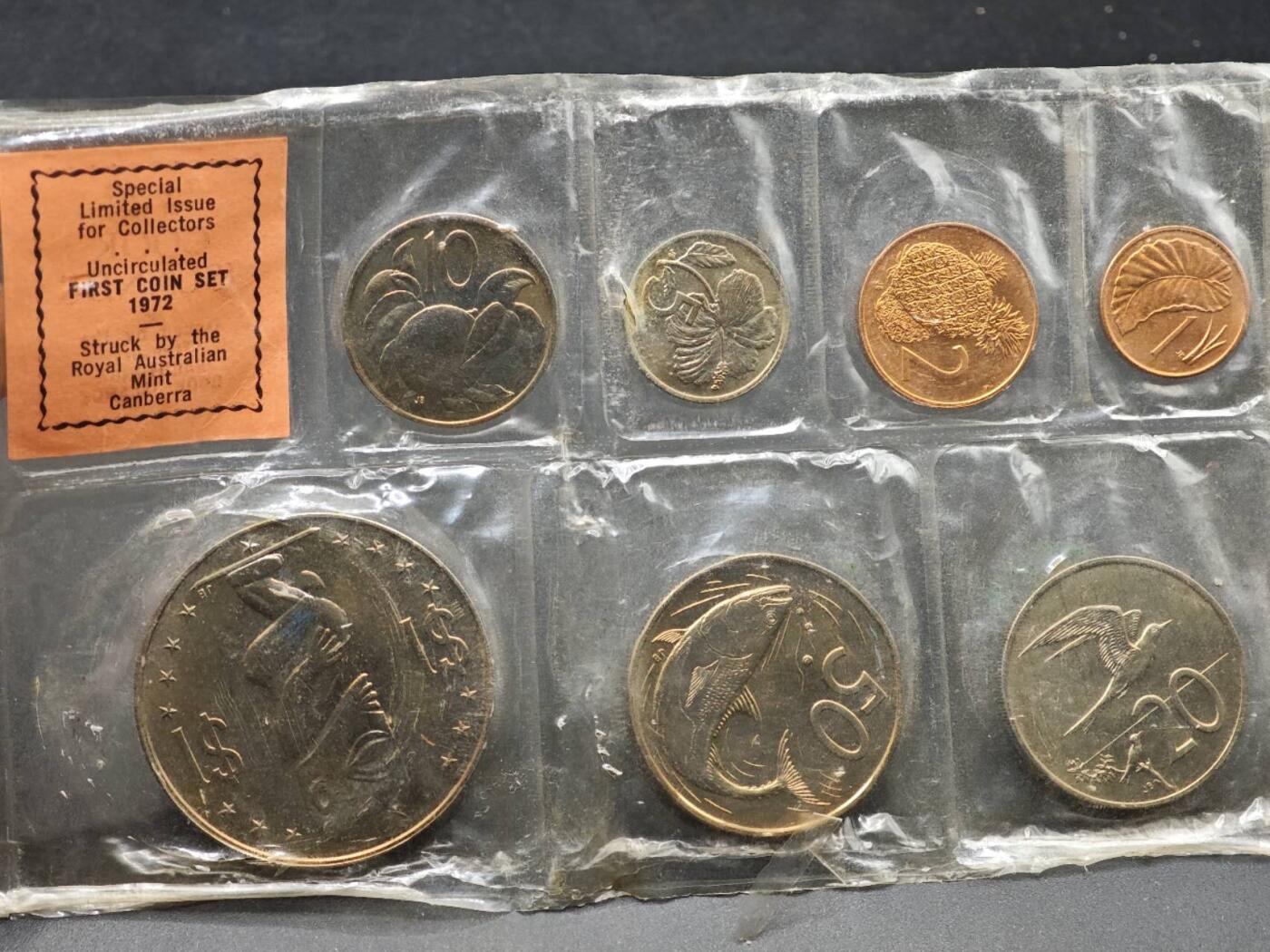 【淘币小摊】实时拍第八百七十拍   银币套币场    年前最后一场周一预留全部发出 本场无中意拍品可私信周日发货请更换最新收货地址不方便收货的请勿参拍或者顺丰到付 库克群岛1972年塑封套币