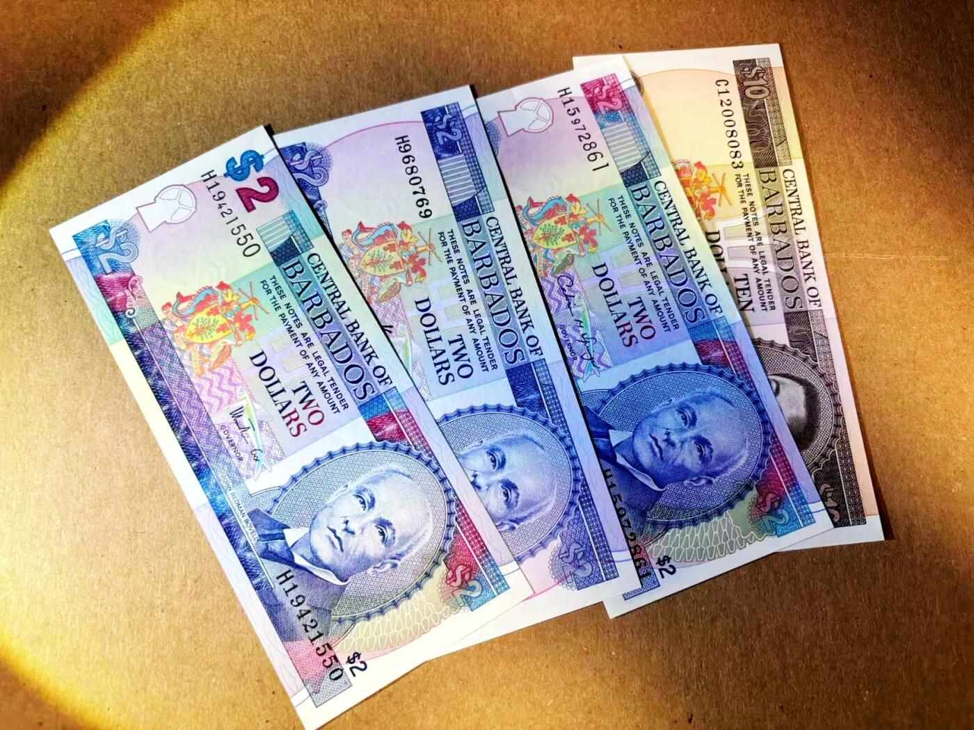 【Blue Auction】世界纸币精拍第785期——18级TOP拍卖/信誉/品质/专业/高效💫 【一组4张 含无47】巴巴多斯 不同版本2-10元 全新UNC