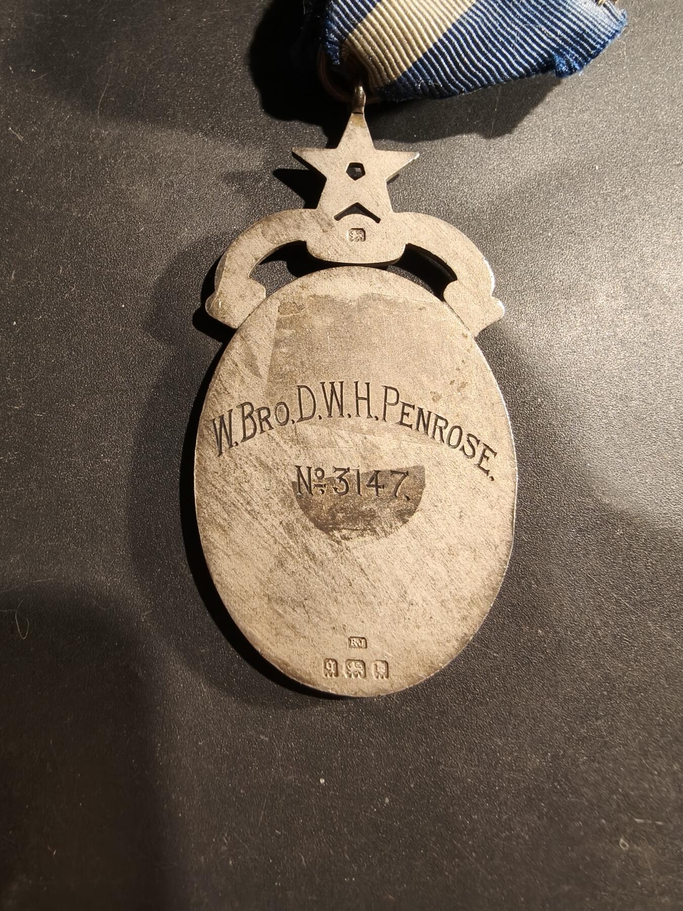 老王徽章第181期 英国共济会医院奖章    原盒   925银     41.2g