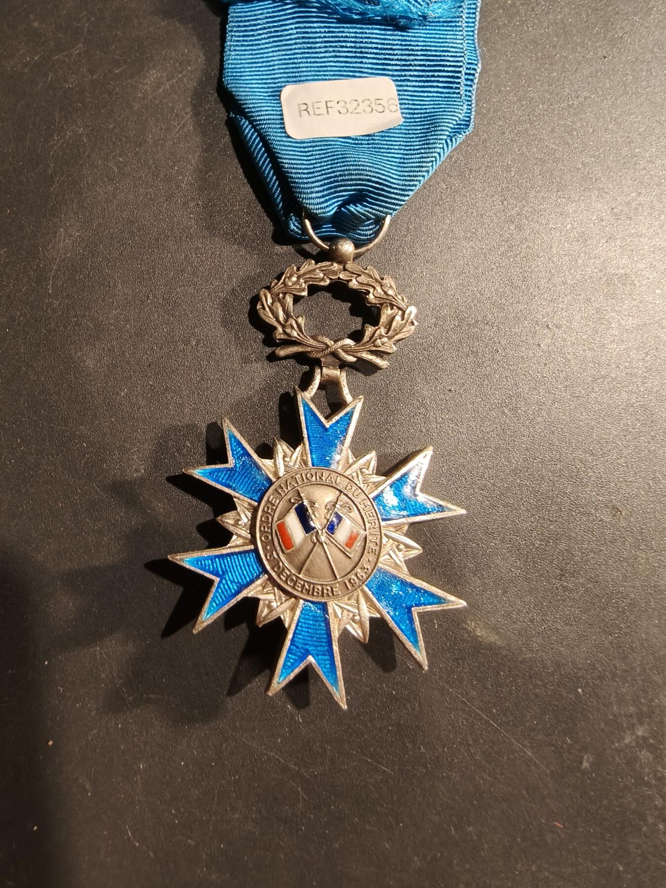 老王徽章第181期 法国骑士级国家功勋勋章    原盒    早期950银质珐琅     24g