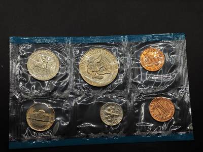 【淘币小摊】实时拍第八百七十拍   银币套币场    年前最后一场周一预留全部发出 本场无中意拍品可私信周日发货请更换最新收货地址不方便收货的请勿参拍或者顺丰到付 - 美国1972年套币