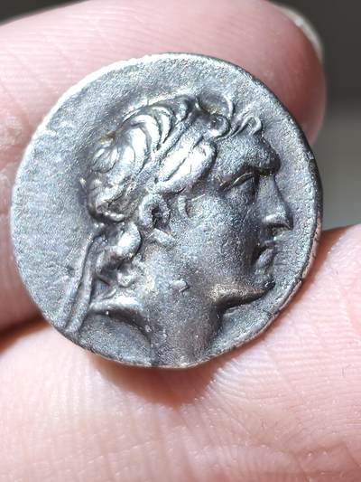 星盘世界钱币二月二十一日初五 世界古典币春节精品大拍 祝各位藏友马年大吉-新年新气象！ - 高浮雕美品！卡帕多西亚-阿里阿拉特斯5世 1德拉克马银币 约前131年 背面雅典娜站像 底下写有纪年 他是卡帕多西亚雄主之一 尺寸大质量高