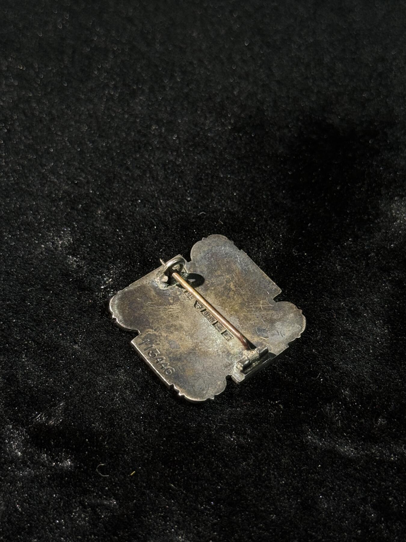 欢庆春节！戎马世界章牌大赏第111期春节大拍 芬兰 洛塔斯瓦德（女性准军事国防组织）证章 30-40年代银标 