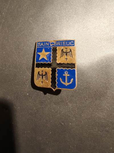 老王徽章第181期 - 法国圣布里厄天主教会证章