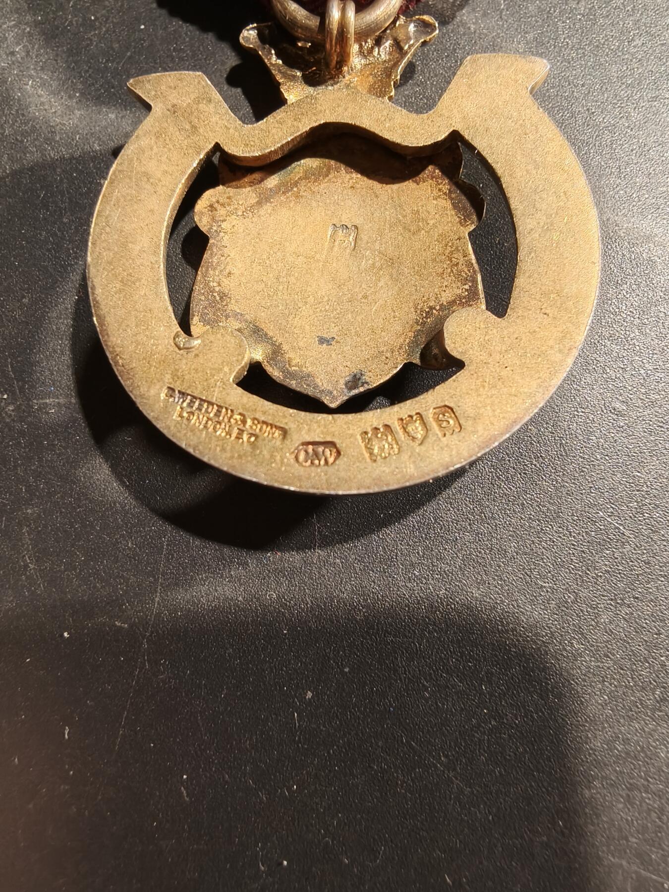 老王徽章第181期 英国共济会奖章    925银镀金珐琅    16.8g