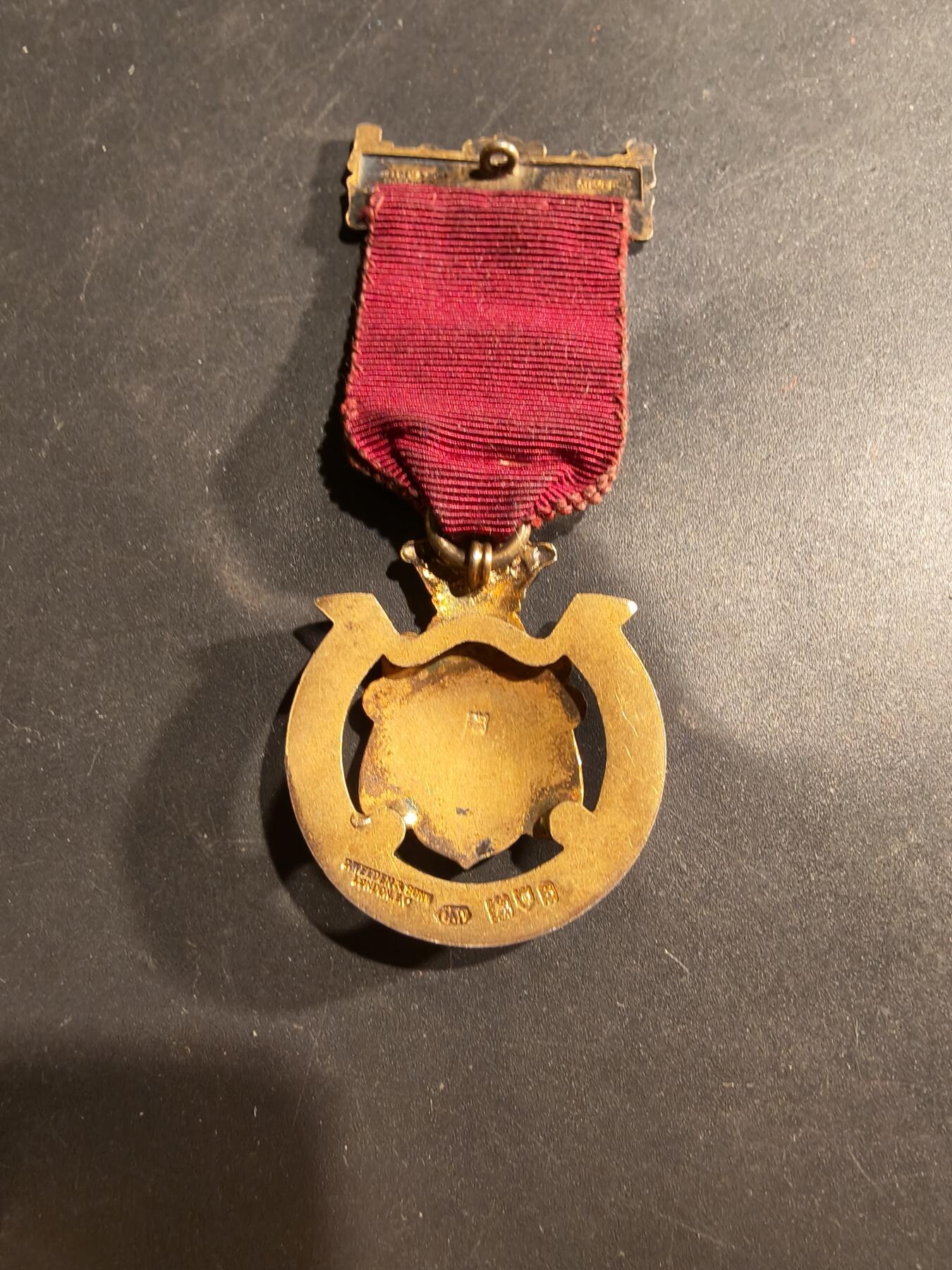 老王徽章第181期 英国共济会奖章    925银镀金珐琅    16.8g