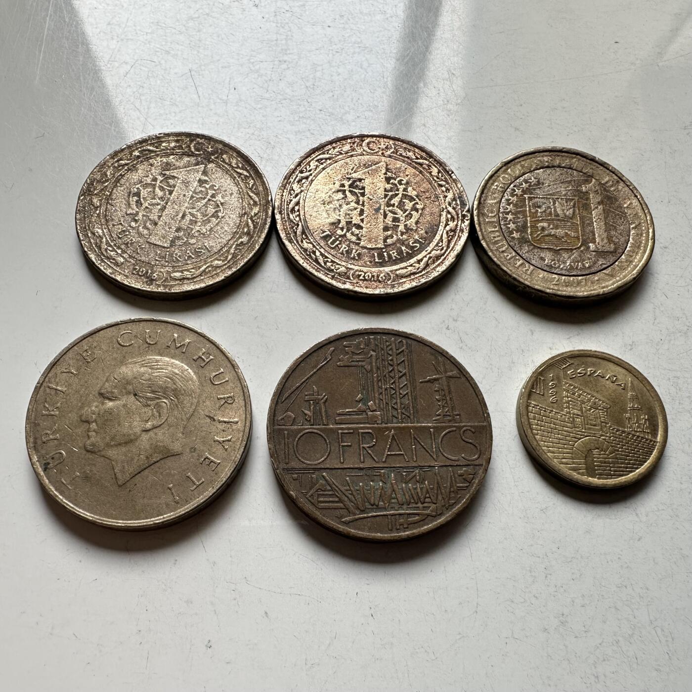 🌹外币初藏🌹🐯2026年第18场 快递将在12号停运 年前需发货的抓紧 ，年后正月十五恢复发货 散币6枚